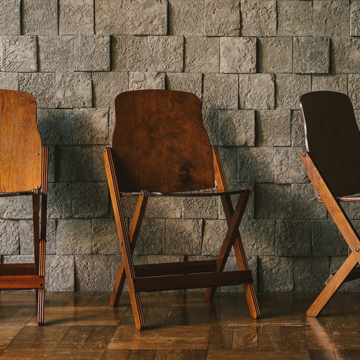 US WWII Wooden Folding Chair 二次大戰摺櫈變時尚家具？