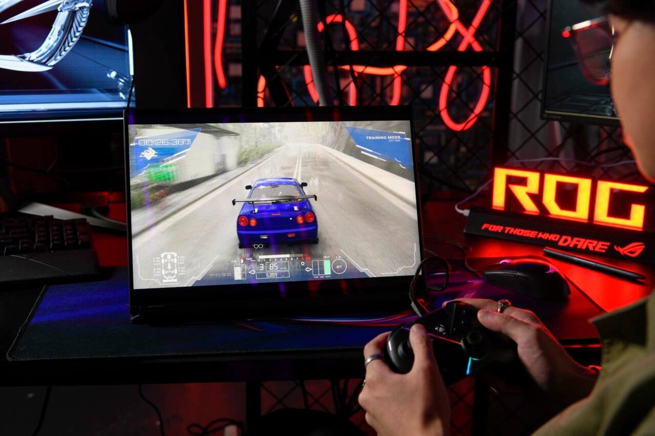 ROG Flow X16有電競級效能,絕對可應付《R2V》等高效能遊戲。