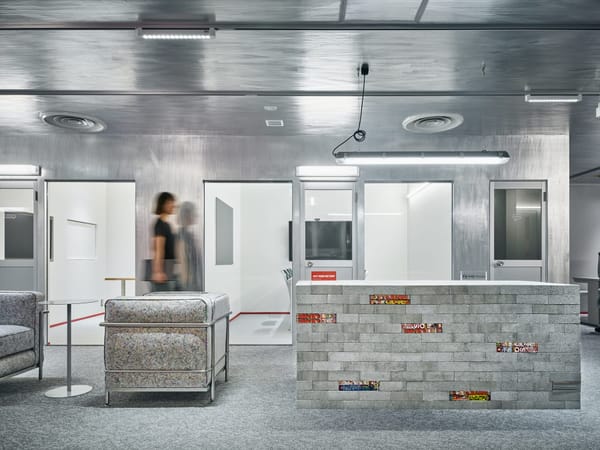 用《週刊少年Jump》製作名椅  集英社辦公室公開！